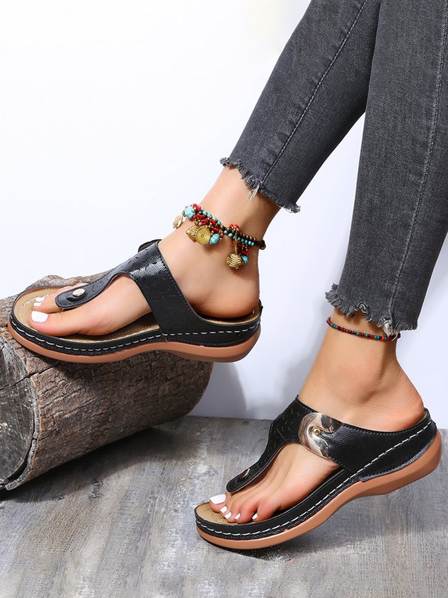 Women's Gold Buckle Punched Flip-Flops