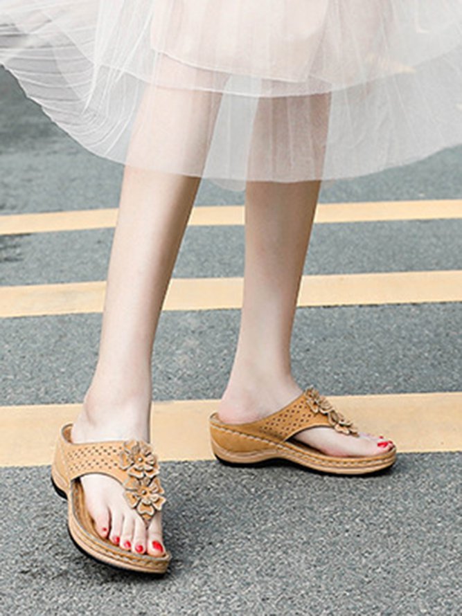 Faux Leather Three-dimensional Flower Decorative Hollow Wedge Flip-flops