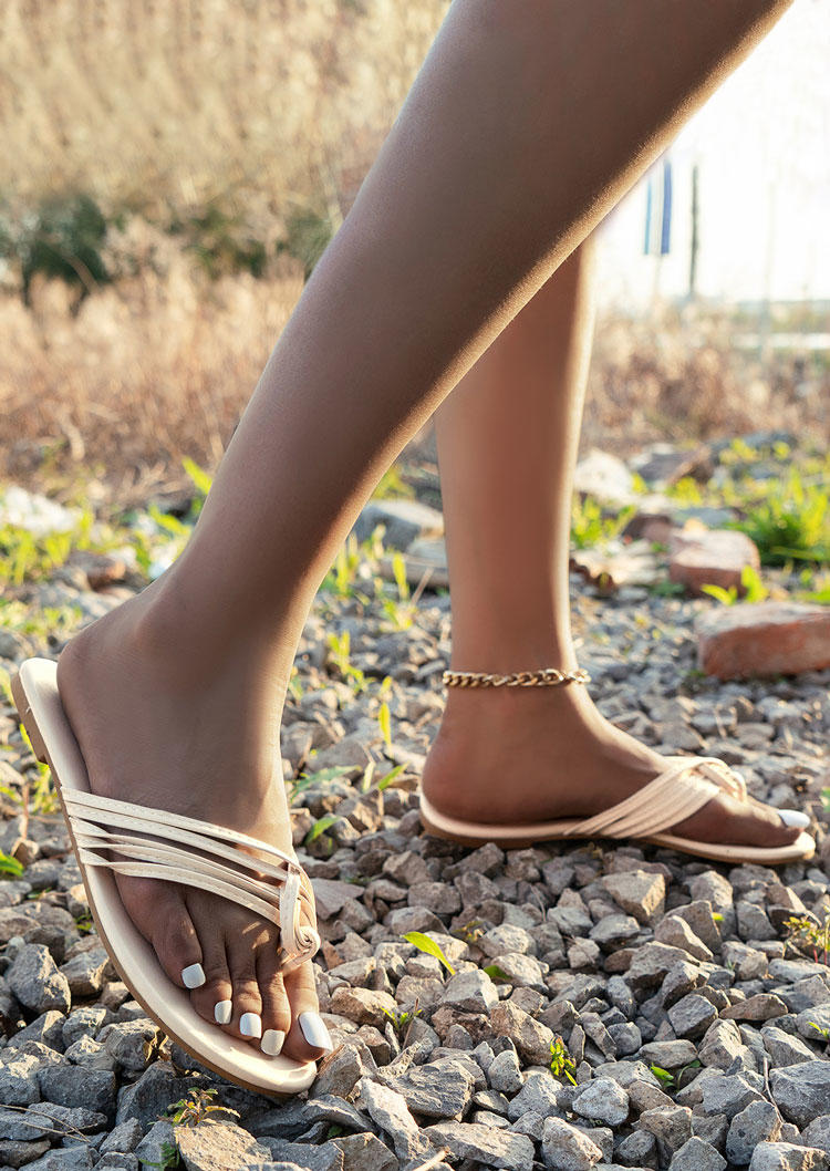 Hollow Out Flip Flops Flat Slippers