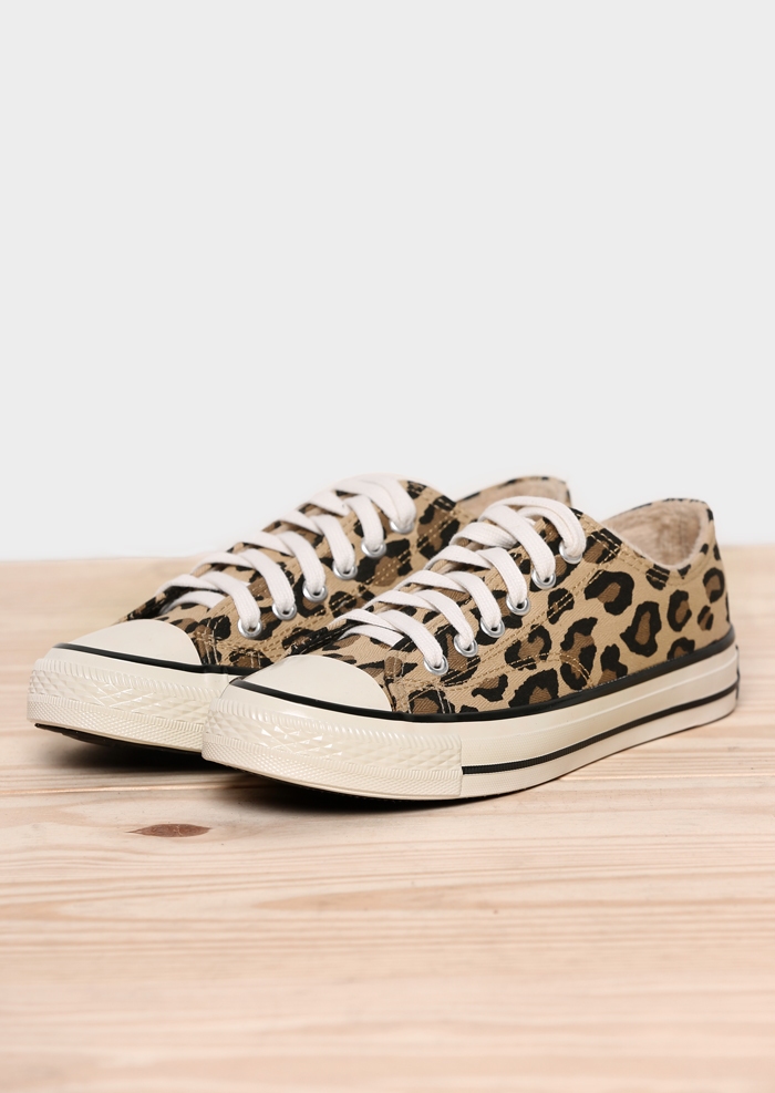 Leopard Printed Lace Up Sneakers