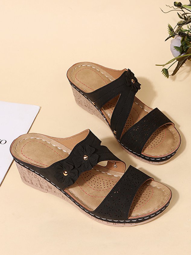 Hollow Three-dimensional Flowers Comfortable Casual Slippers