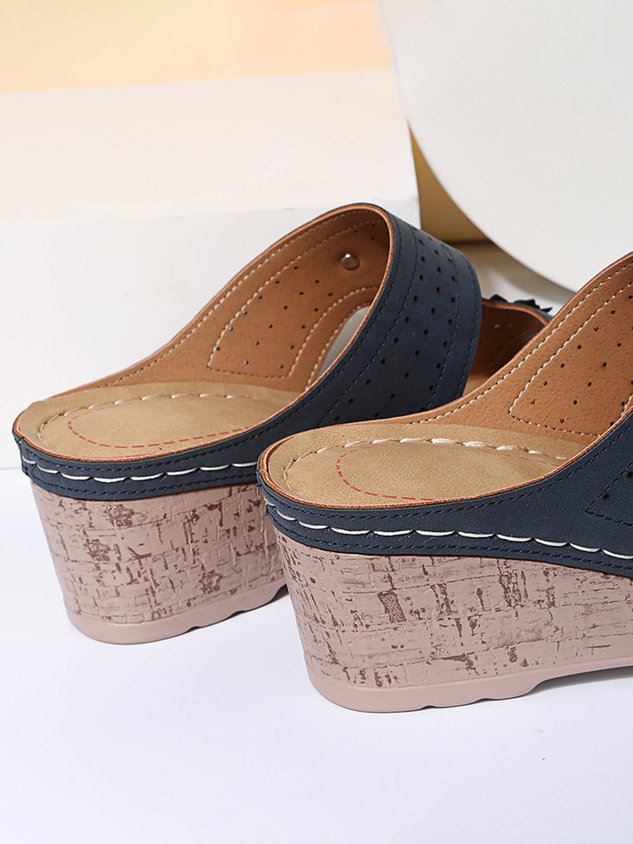 Women's Retro Three-dimensional Flower Holiday Wedge Slippers