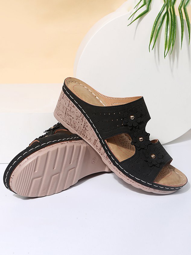 Women's Retro Three-dimensional Flower Holiday Wedge Slippers