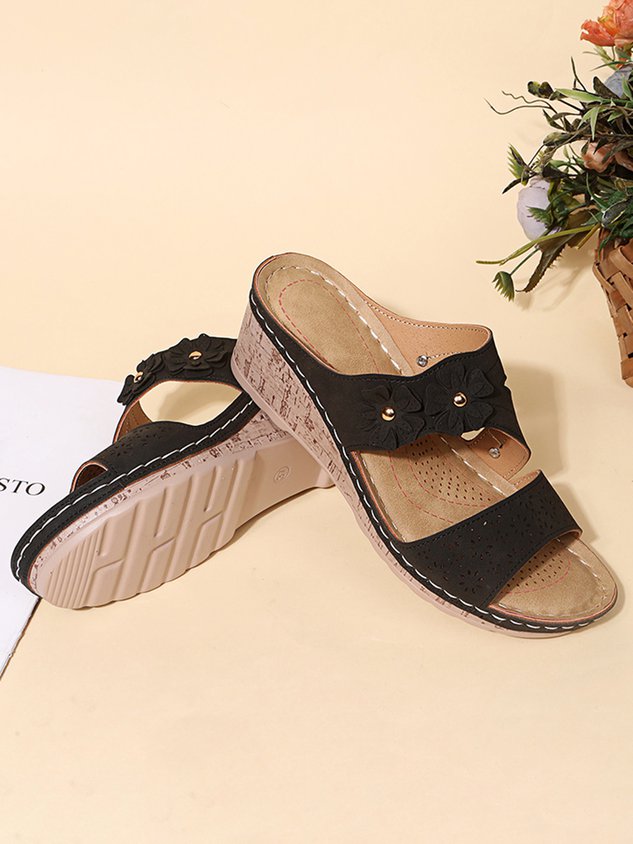 Hollow Three-dimensional Flowers Comfortable Casual Slippers