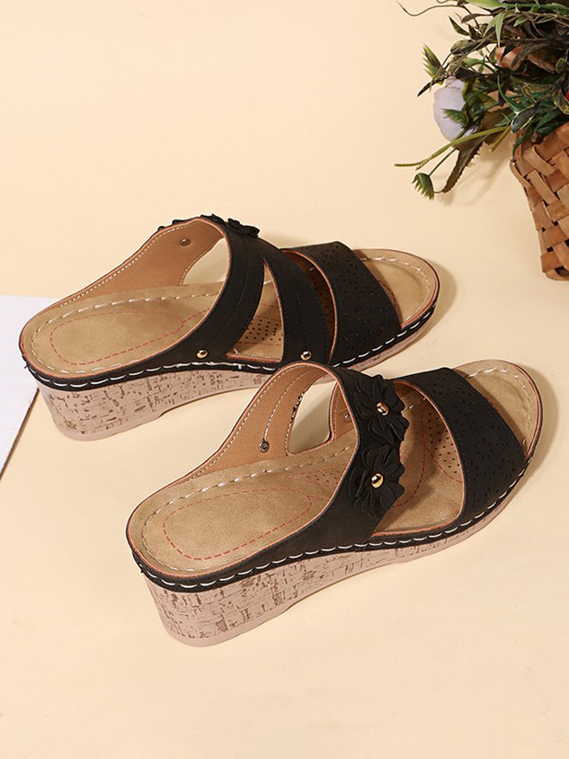 Hollow Three-dimensional Flowers Comfortable Casual Slippers