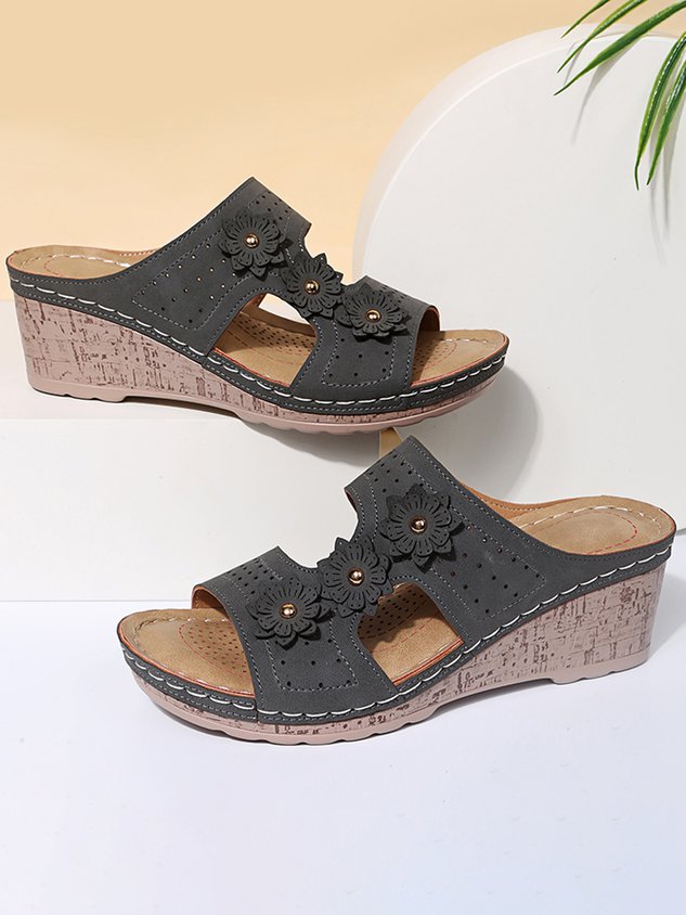 Women's Retro Three-dimensional Flower Holiday Wedge Slippers