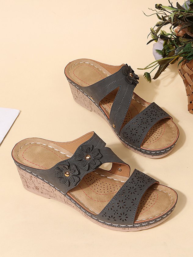 Hollow Three-dimensional Flowers Comfortable Casual Slippers