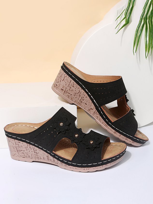 Women's Retro Three-dimensional Flower Holiday Wedge Slippers