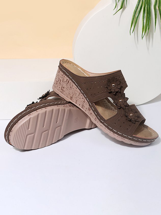 Women's Retro Three-dimensional Flower Holiday Wedge Slippers