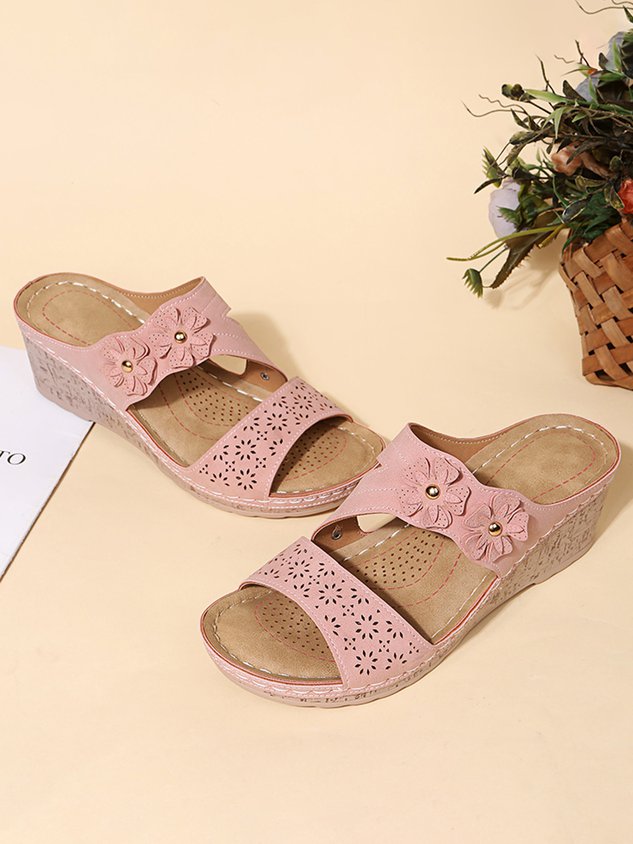Hollow Three-dimensional Flowers Comfortable Casual Slippers