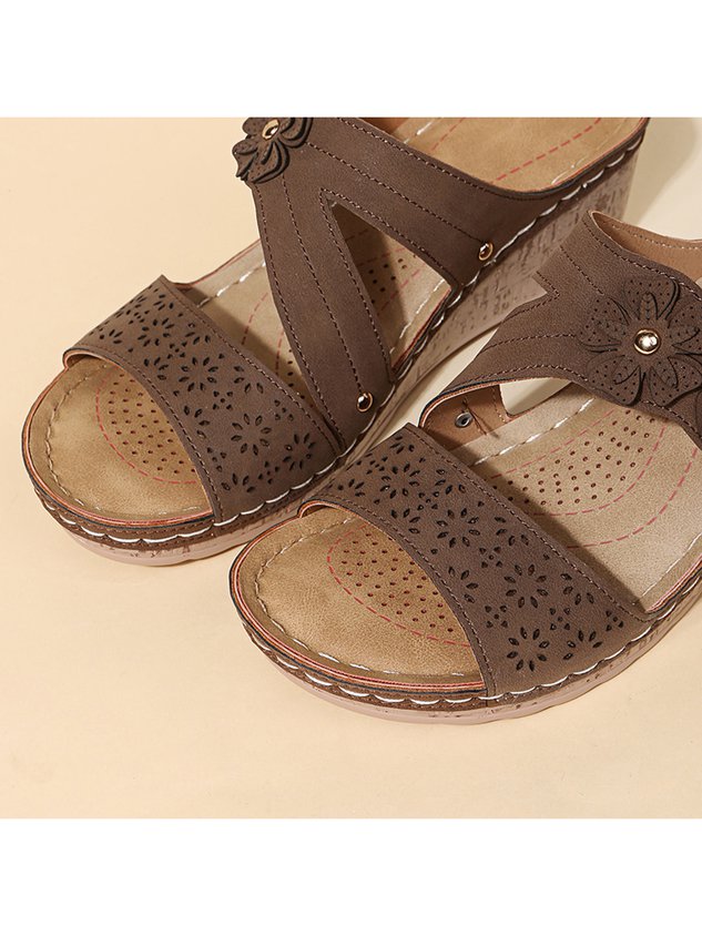 Hollow Three-dimensional Flowers Comfortable Casual Slippers