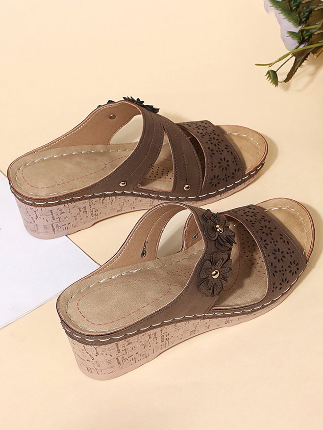 Hollow Three-dimensional Flowers Comfortable Casual Slippers