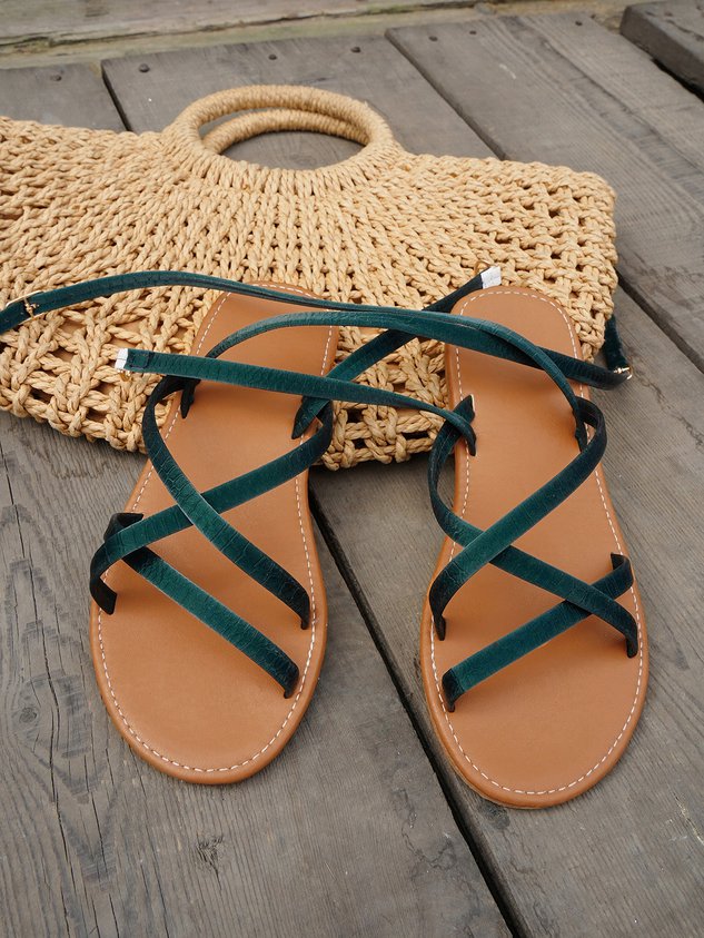 Women's Strap Cross Cutout Lightweight Flat Sandals