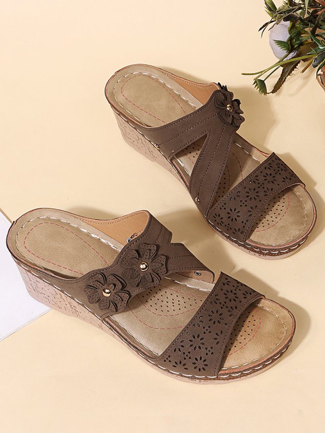 Hollow Three-dimensional Flowers Comfortable Casual Slippers