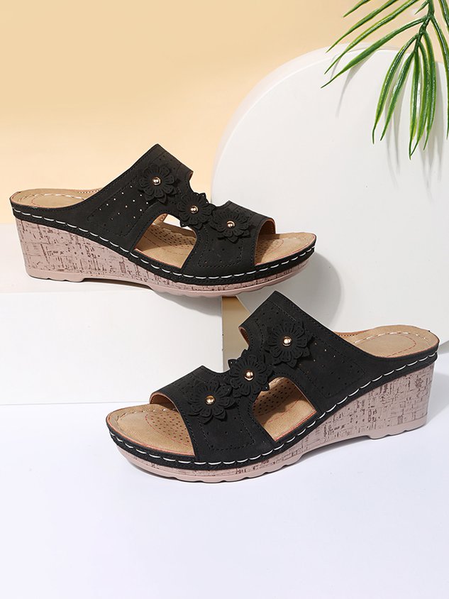 Women's Retro Three-dimensional Flower Holiday Wedge Slippers