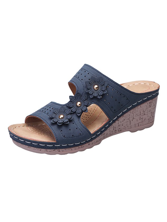 Women's Retro Three-dimensional Flower Holiday Wedge Slippers