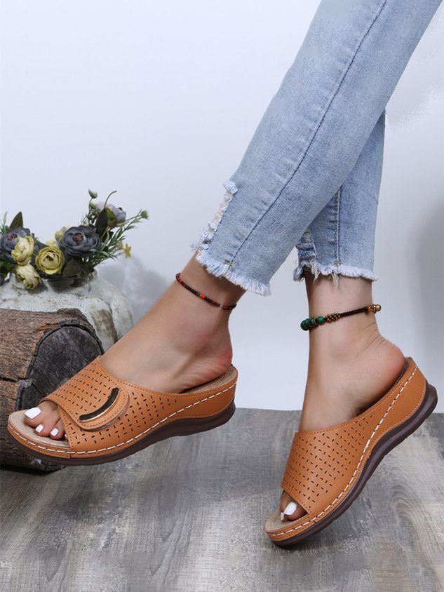 Perforated Hollow Metal Sheet Vintage Casual Slippers