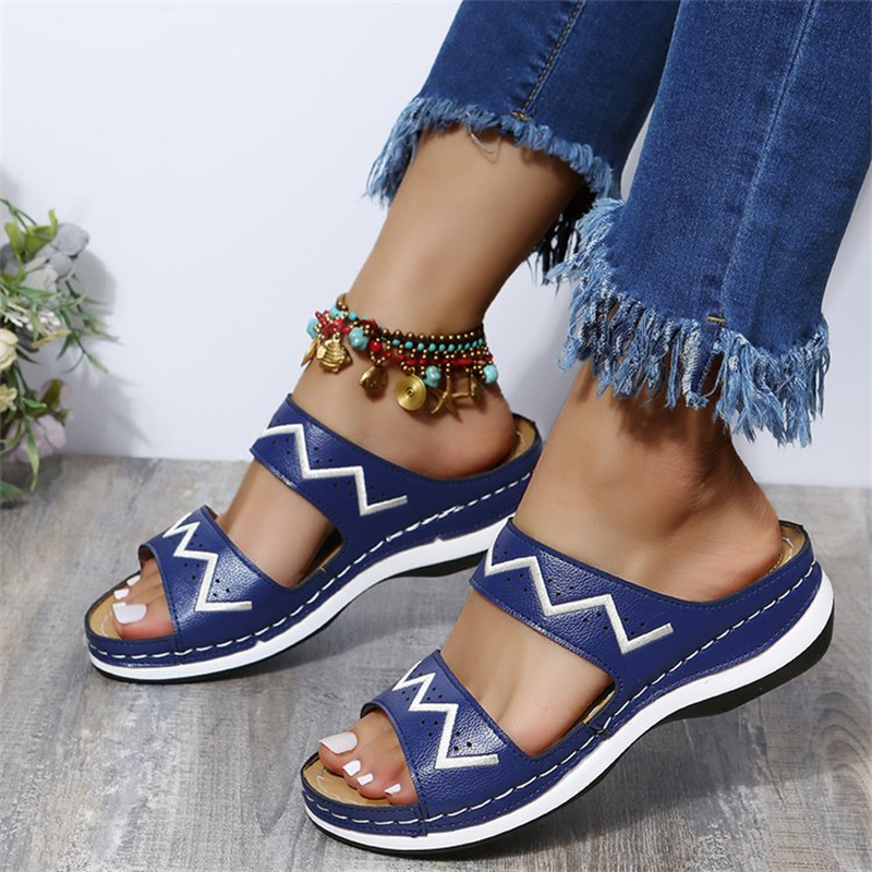 Ladies Retro Round Toe Double Row With Cutout Beach Slippers