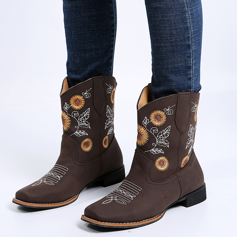 Square Toe Hand Rubbing Embroidered Western Boots