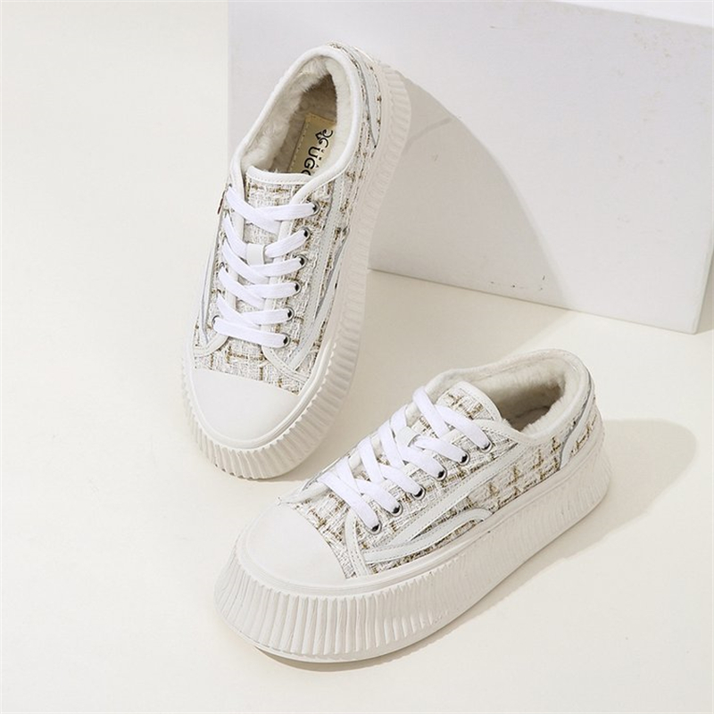 Round Toe Check Woven Casual Shoes