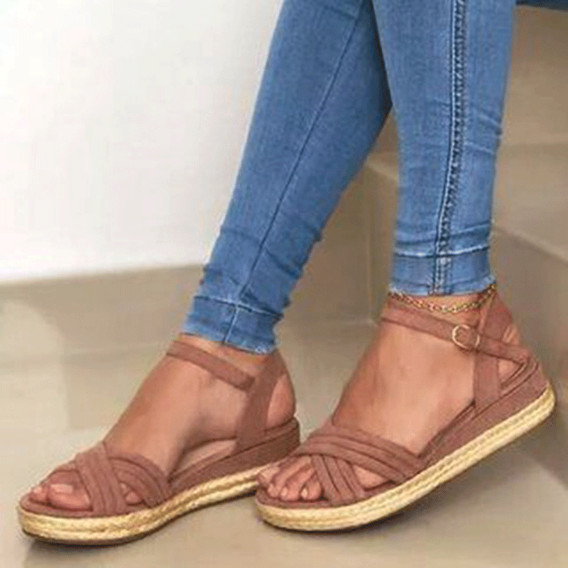 Versatile elastic flat sandals