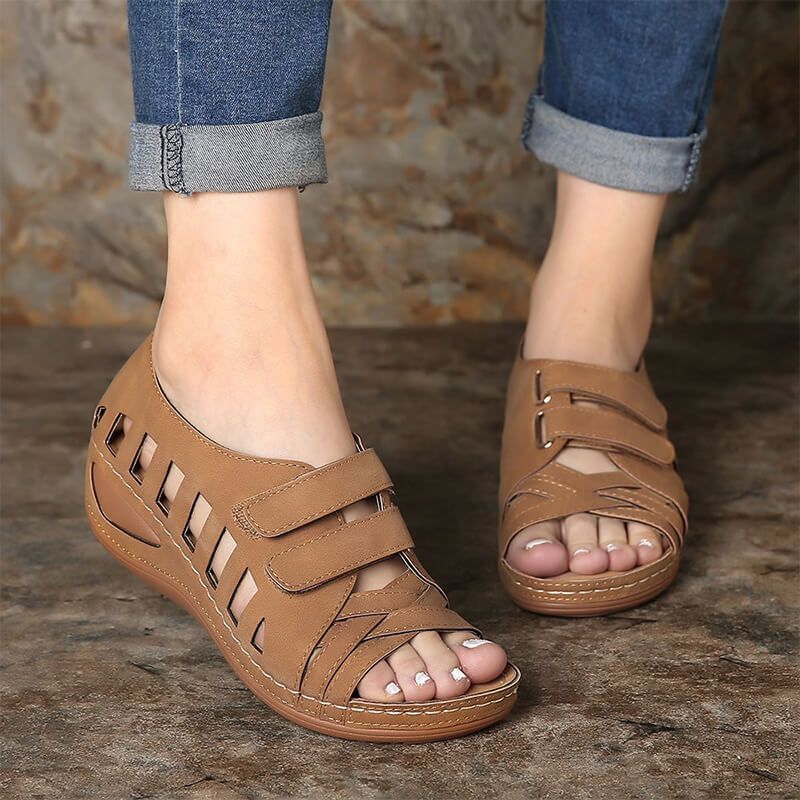 Women's plus size retro hole non-slip slope sandals