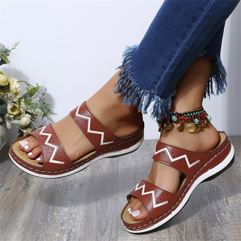 Ladies Retro Round Toe Double Row With Cutout Beach Slippers