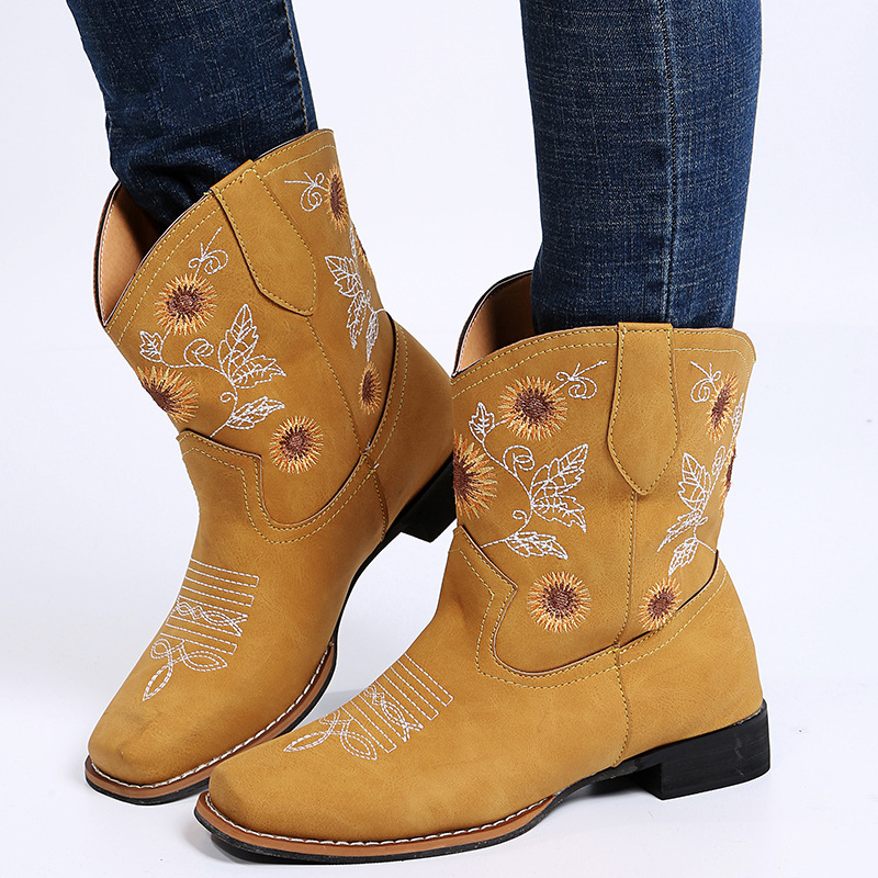 Square Toe Hand Rubbing Embroidered Western Boots