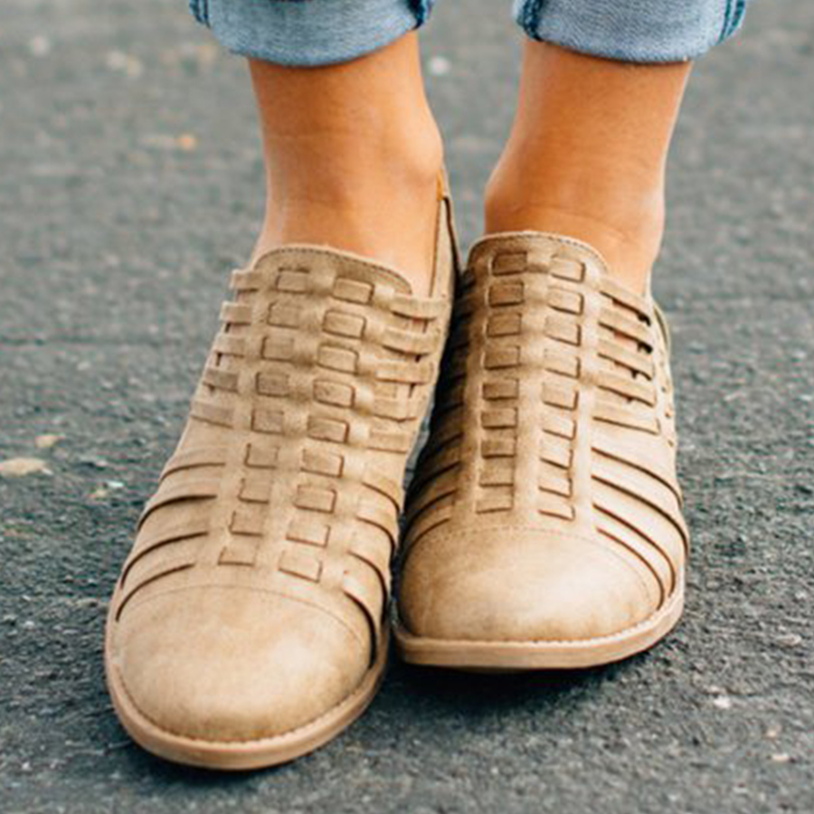 Plain  Chunky  Mid Heeled  Point Toe  Outdoor Ankle Boots