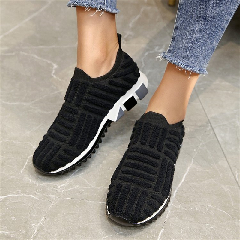Ladies Round Head Plush Woven Casual Shoes