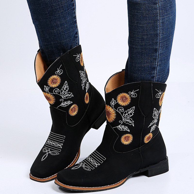 Square Toe Hand Rubbing Embroidered Western Boots
