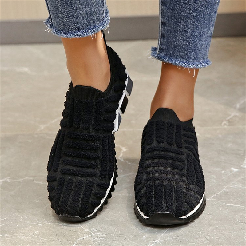 Ladies Round Head Plush Woven Casual Shoes