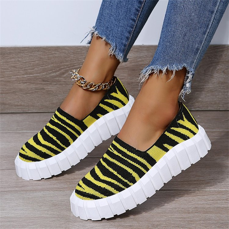 Round Toe Zebra Pattern Woven Casual Shoes