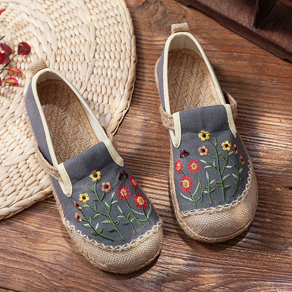 Women's Vintage Woven Embroidered Flats
