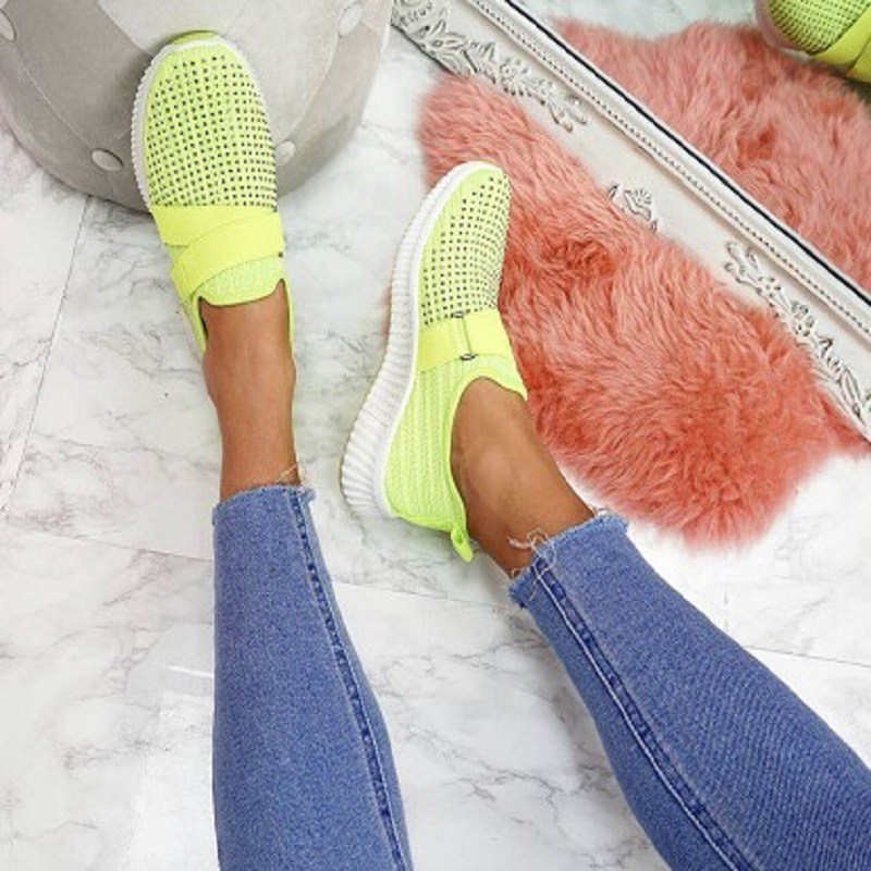 Women's flat casual sports shoes