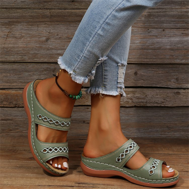 Round Head Retro Hollow Platform Slippers