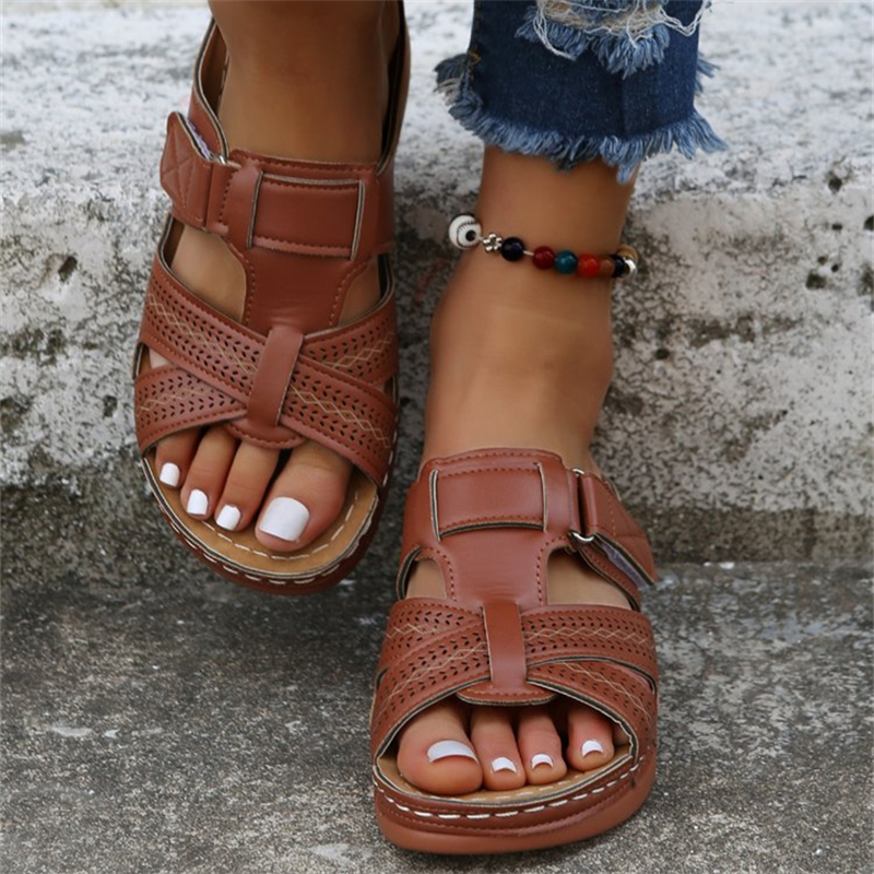Ethnic Style Round Head Hollow Platform Slippers