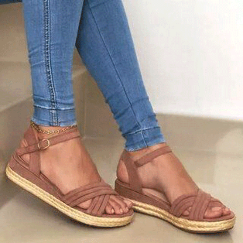Versatile elastic flat sandals