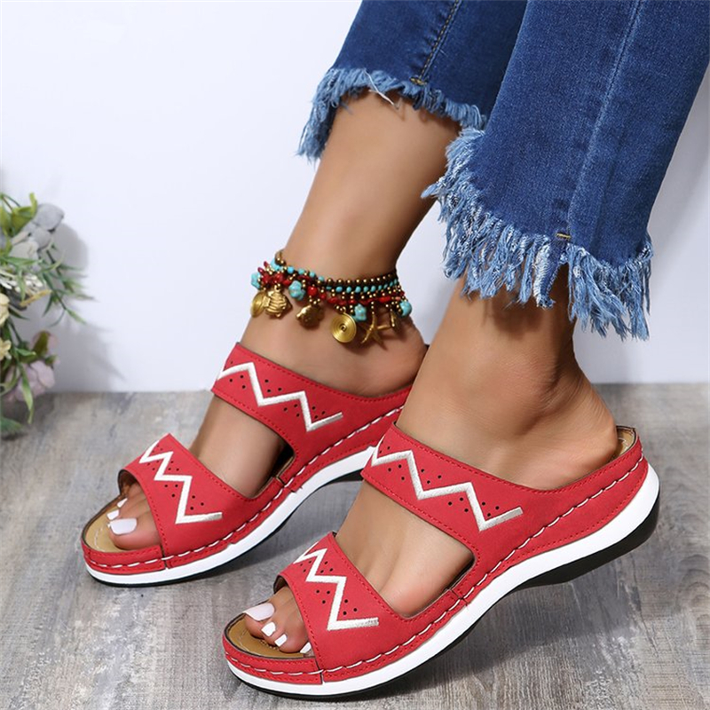 Ladies Retro Round Toe Double Row With Cutout Beach Slippers