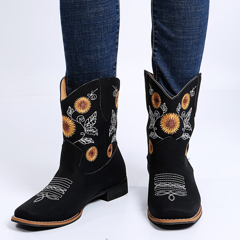 Square Toe Hand Rubbing Embroidered Western Boots