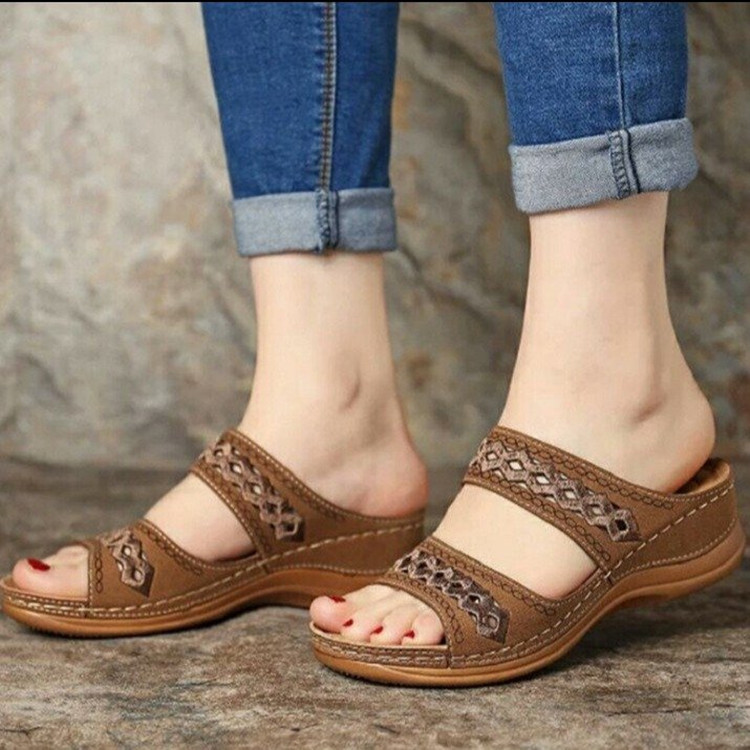 One-word New Platform Slippers