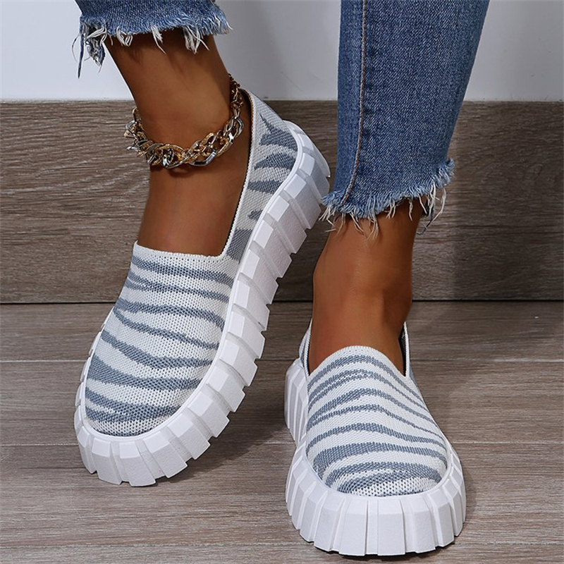 Round Toe Zebra Pattern Woven Casual Shoes