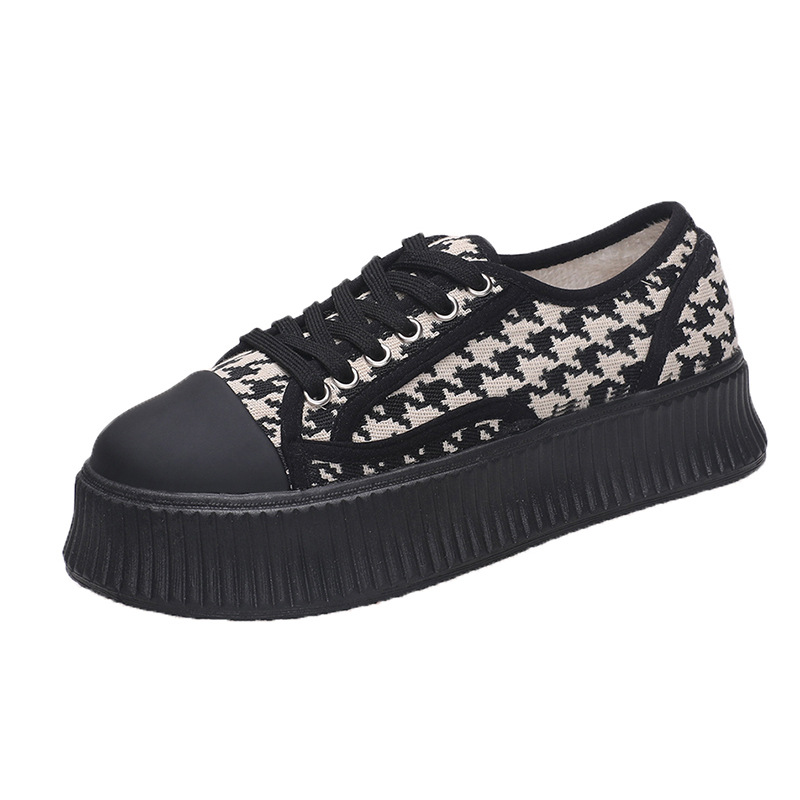 Houndstooth Print Eyelet Lace-up Sneaker