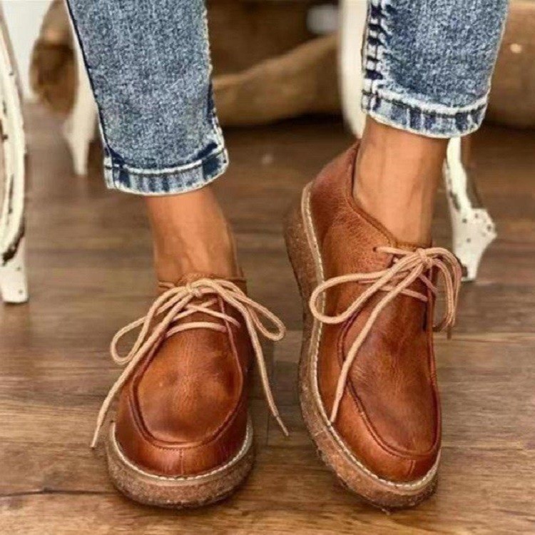 Casual Bullock Thick Soled Ladies Leather Shoes