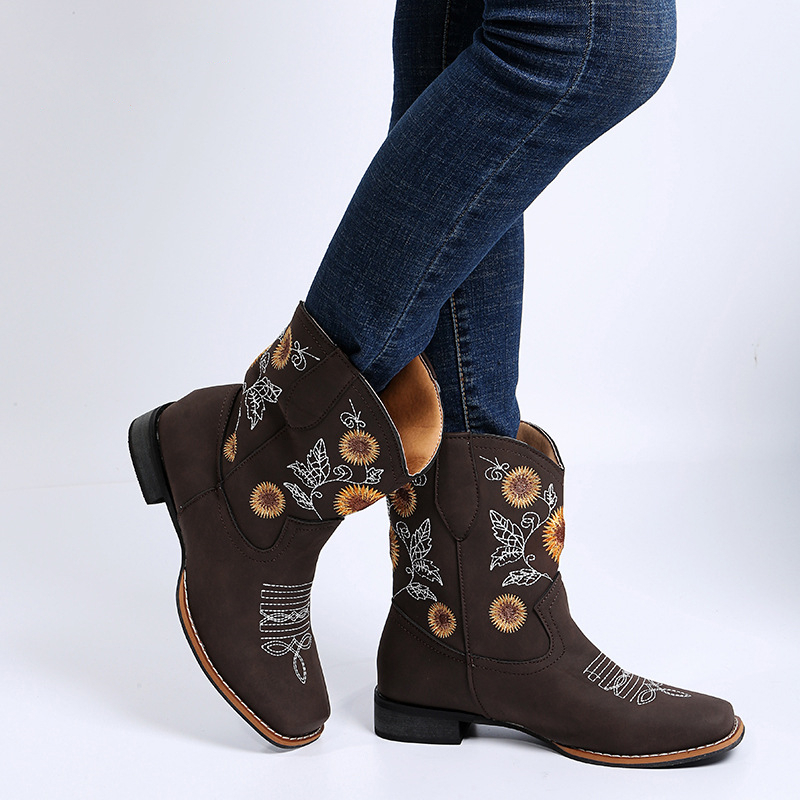 Square Toe Hand Rubbing Embroidered Western Boots