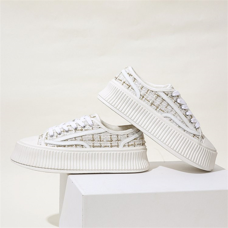 Round Toe Check Woven Casual Shoes