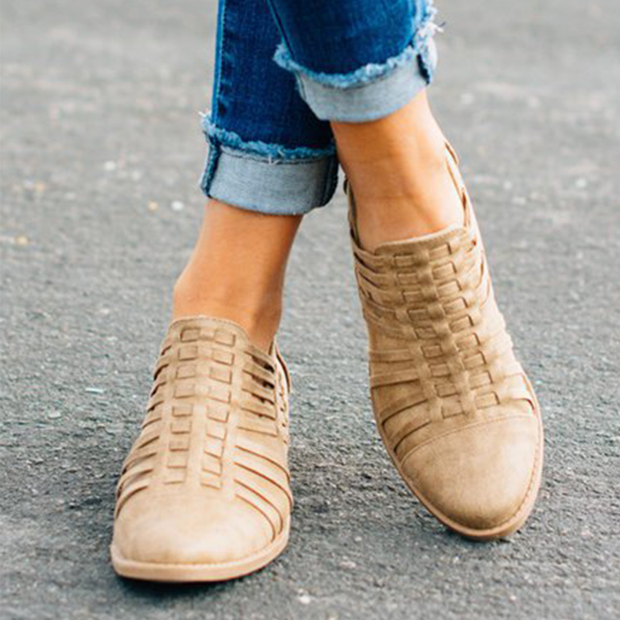 Plain  Chunky  Mid Heeled  Point Toe  Outdoor Ankle Boots