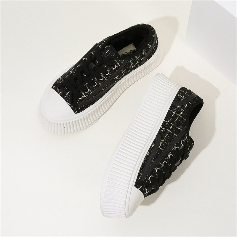 Round Toe Check Woven Casual Shoes