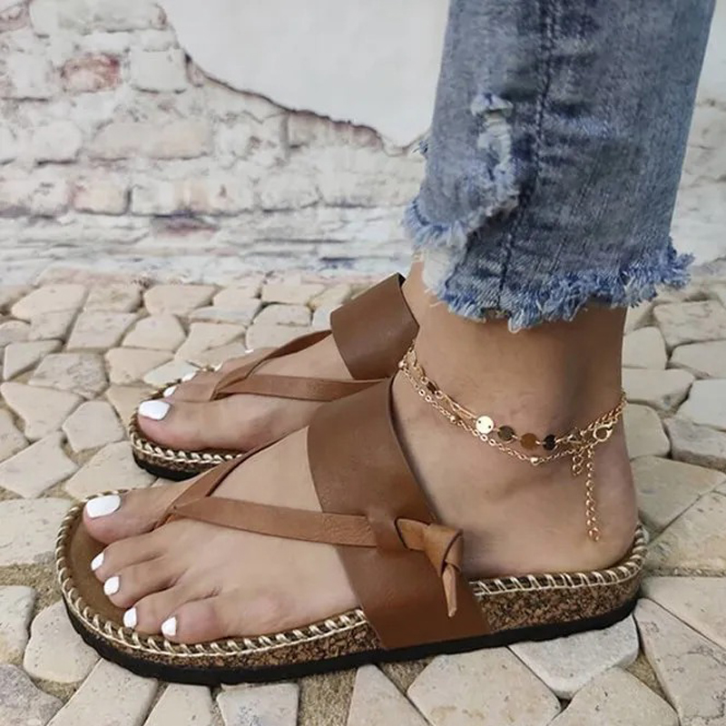Women's flat bottom flip toe slippers