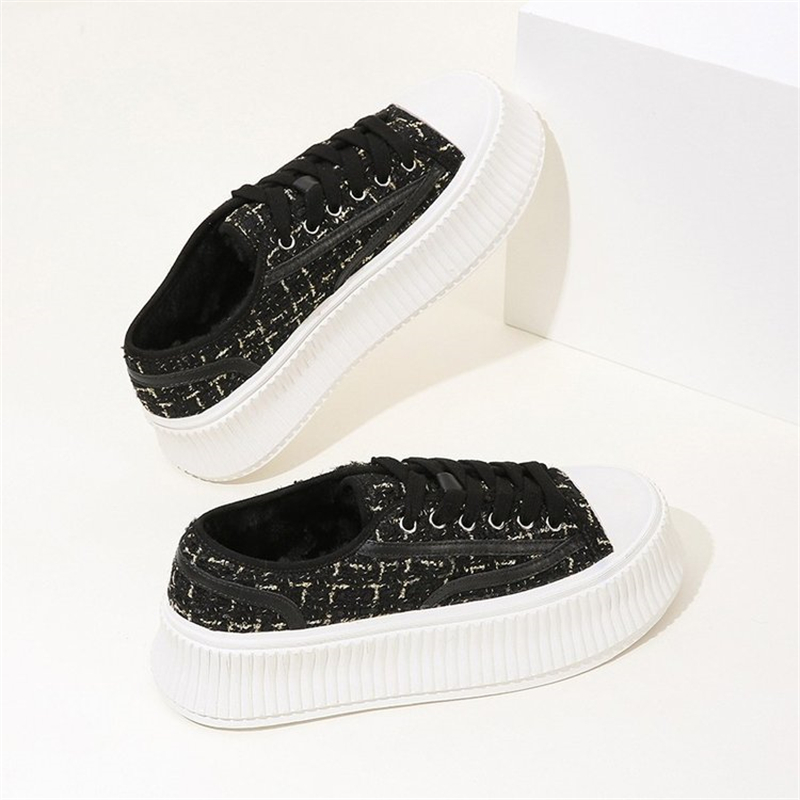 Round Toe Check Woven Casual Shoes
